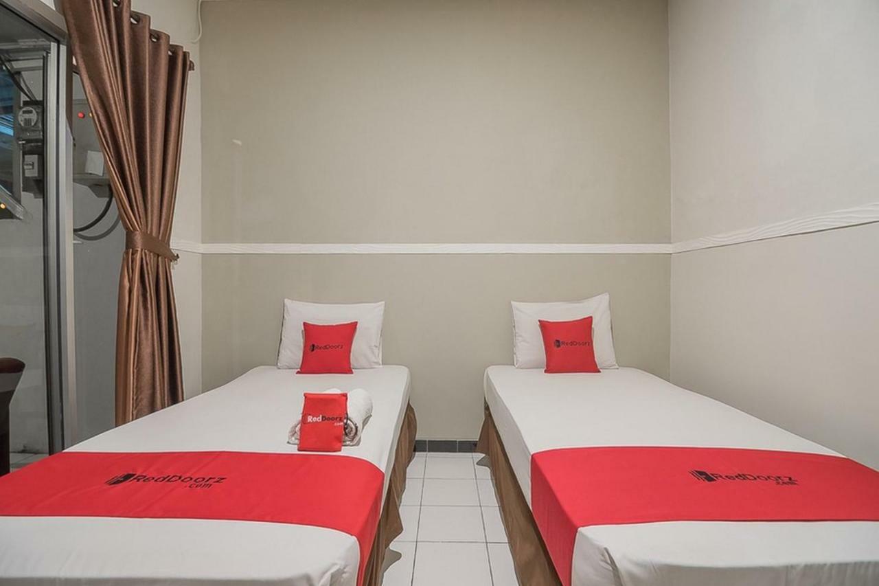 Reddoorz Near Alun Alun Subang Ξενοδοχείο Εξωτερικό φωτογραφία