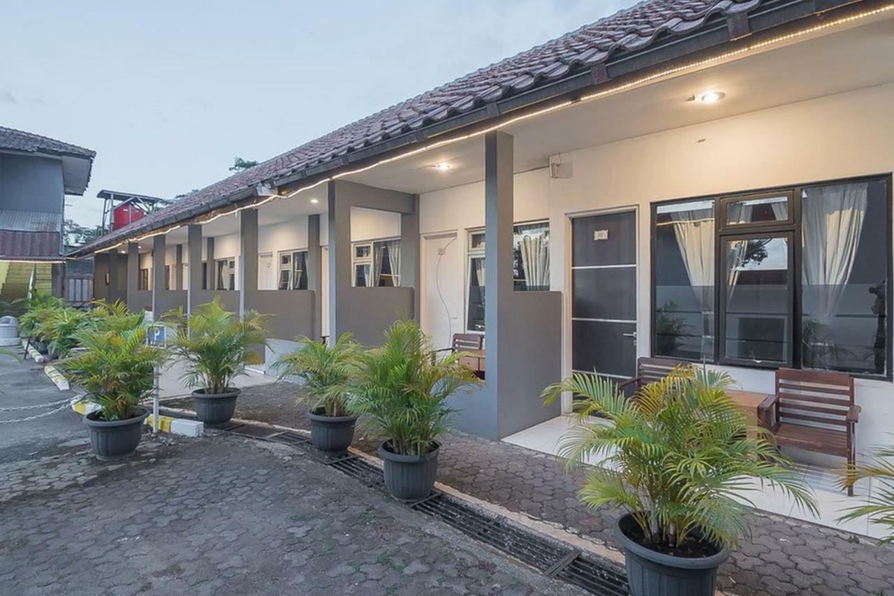 Reddoorz Near Alun Alun Subang Ξενοδοχείο Εξωτερικό φωτογραφία